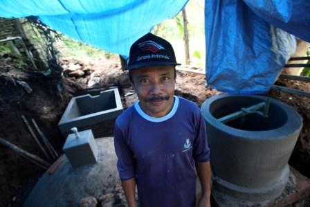 Subarudin, 46, tinggal bersama istri dan kedua anaknya di Dusun Plengsengan, Desa Medowo Kec. Kandangan, Kabupaten Kediri, Jawa Timur.